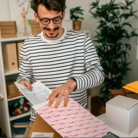 Lightning Poly Mailer’s, Size 10x13, Pack of 25 - Picture 7 of 7